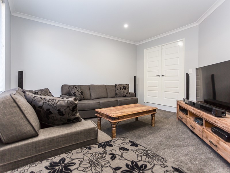 1 Thoroughbred Drive, Darling Downs WA 6122