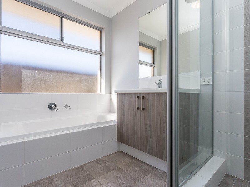 1 Thoroughbred Drive, Darling Downs WA 6122