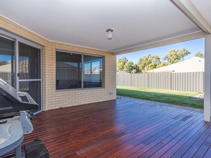 1 Thoroughbred Drive, Darling Downs WA 6122