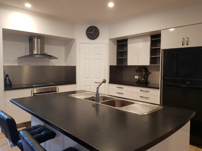 302 South Western Highway, Wungong WA 6112