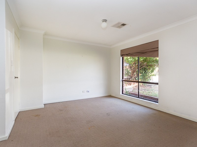 2 Adams Court, Kelmscott WA 6111