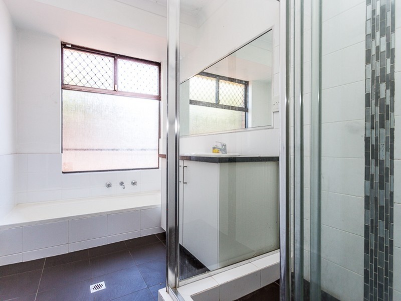 2 Adams Court, Kelmscott WA 6111
