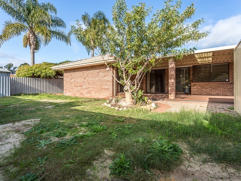 2 Adams Court, Kelmscott WA 6111