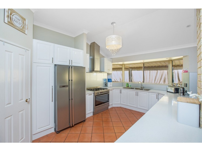 22 Buckingham Road, Kelmscott WA 6111