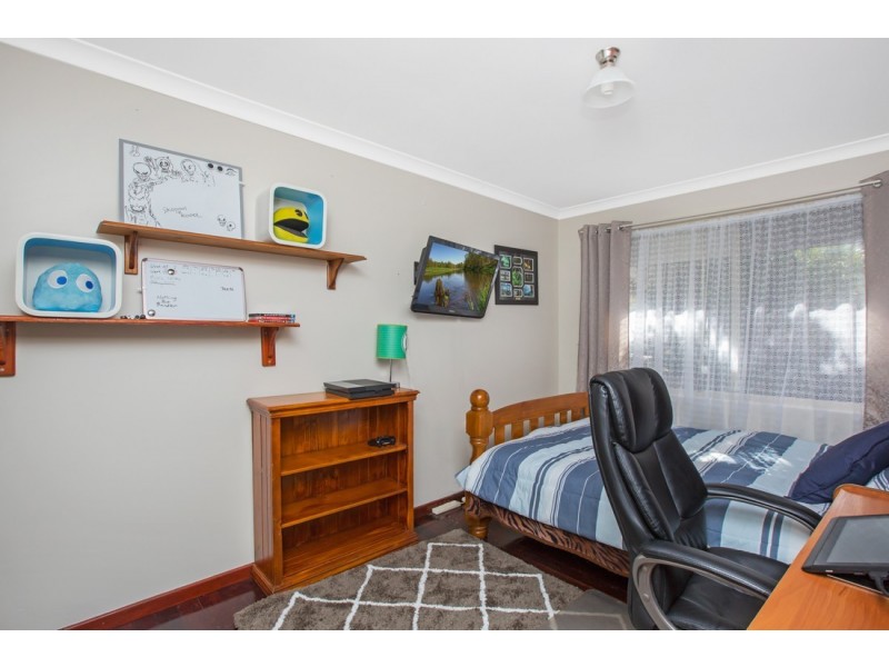 22 Buckingham Road, Kelmscott WA 6111