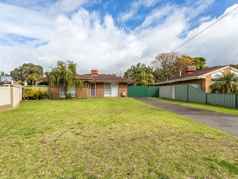 4 Walcha Way, Armadale WA 6112