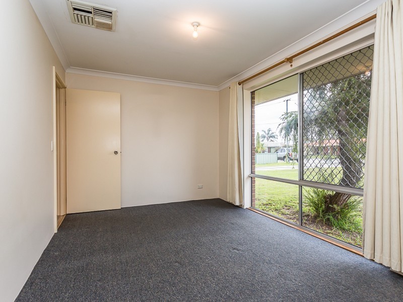 4 Walcha Way, Armadale WA 6112