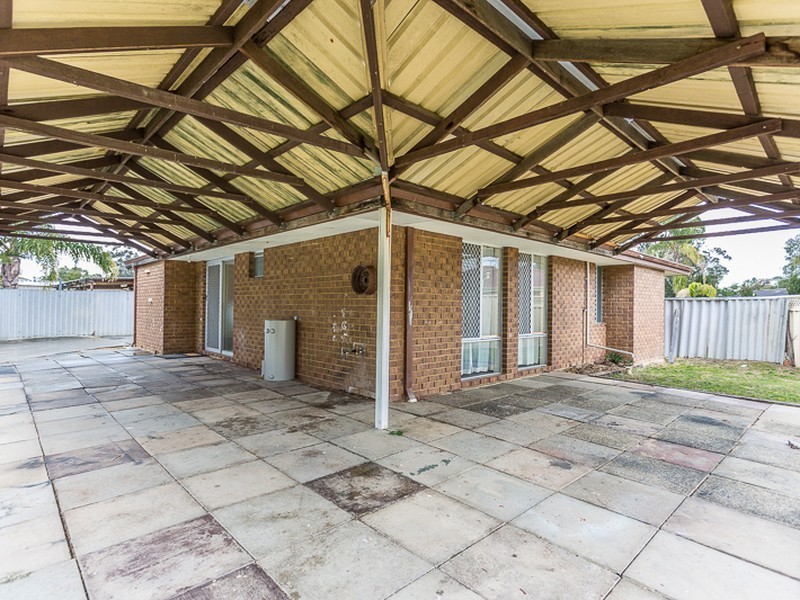 4 Walcha Way, Armadale WA 6112