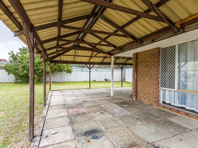 4 Walcha Way, Armadale WA 6112