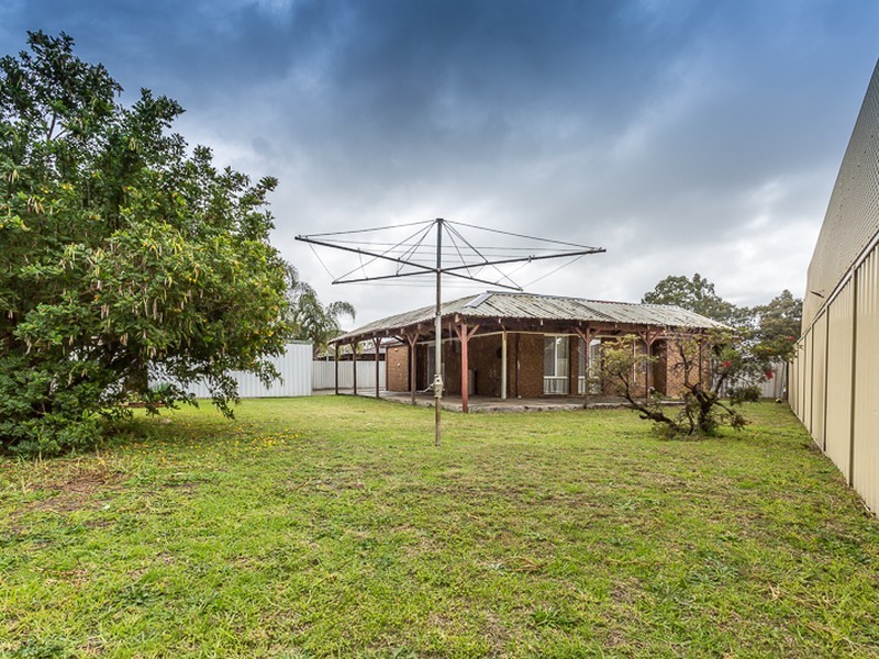 4 Walcha Way, Armadale WA 6112