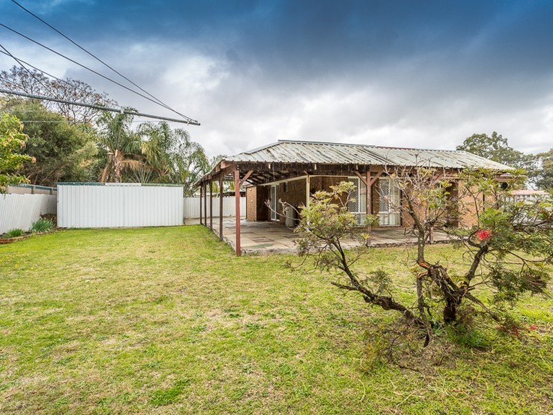 4 Walcha Way, Armadale WA 6112
