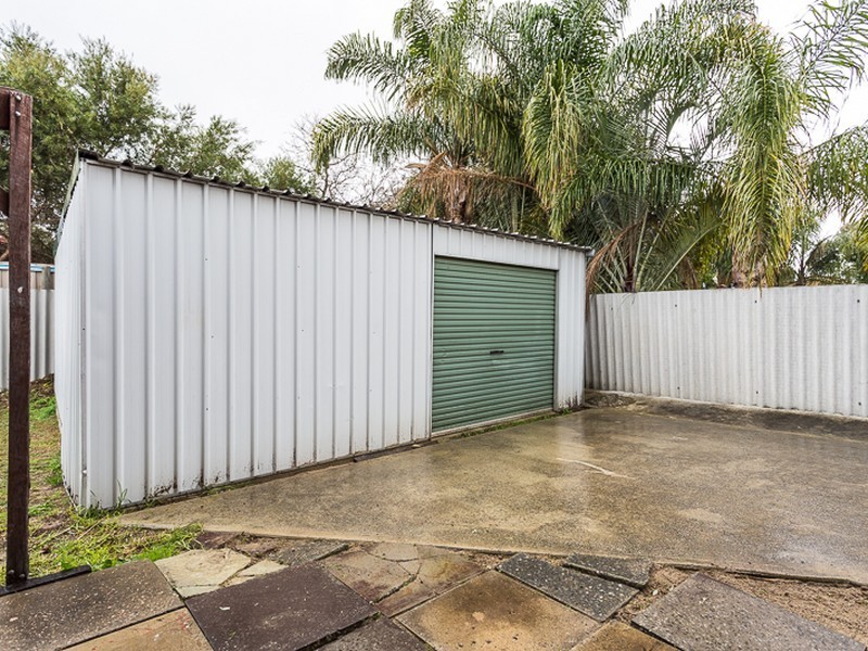 4 Walcha Way, Armadale WA 6112