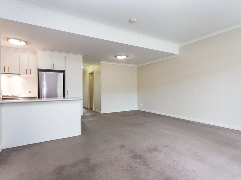 19/34 Malata Crescent, Success WA 6164