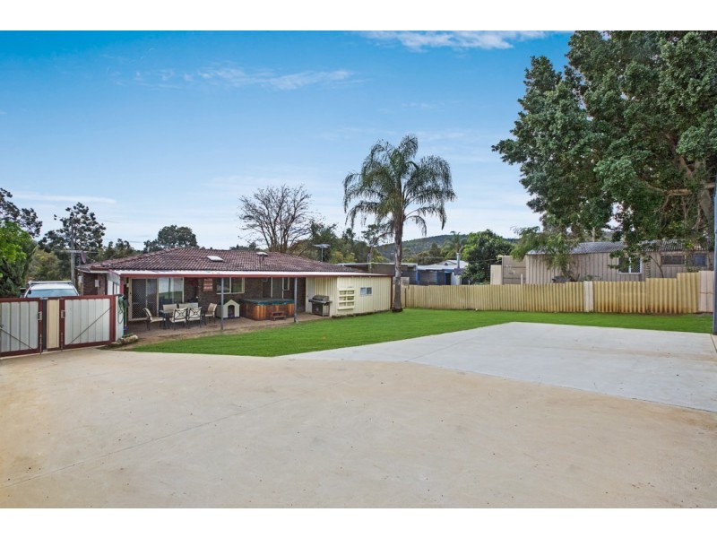 141 Brookton Highway, Kelmscott WA 6111