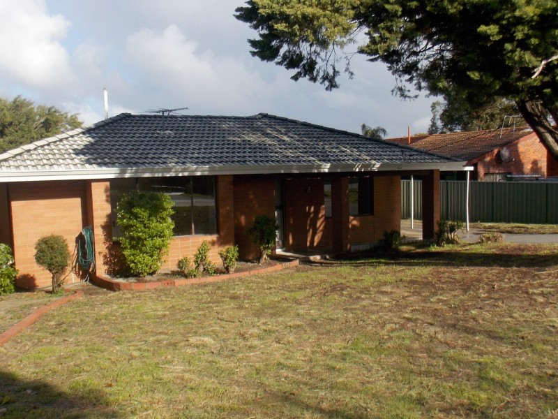 8 Oakfield Place, Kelmscott WA 6111