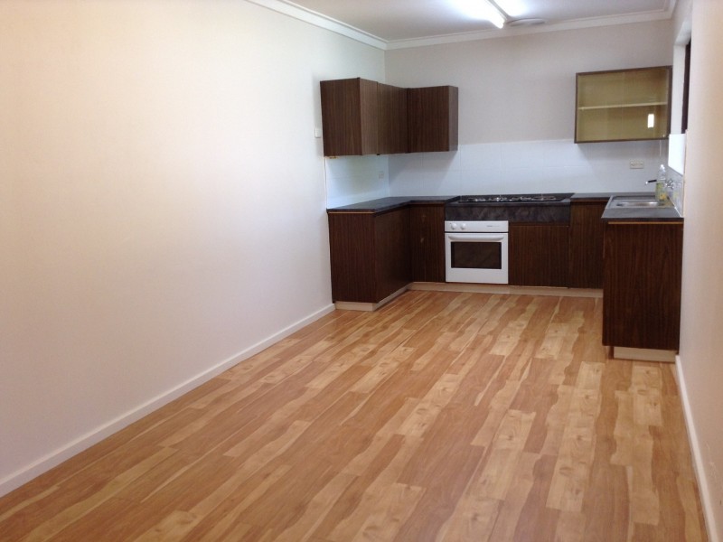 8 Oakfield Place, Kelmscott WA 6111