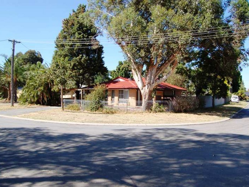 5 Peel Court, Armadale WA 6112