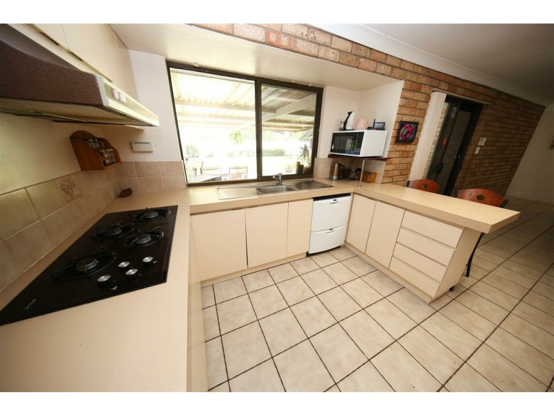 94 Ravenscroft Way, Kelmscott WA 6111