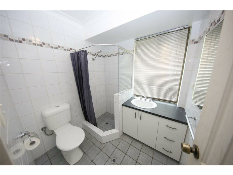 94 Ravenscroft Way, Kelmscott WA 6111