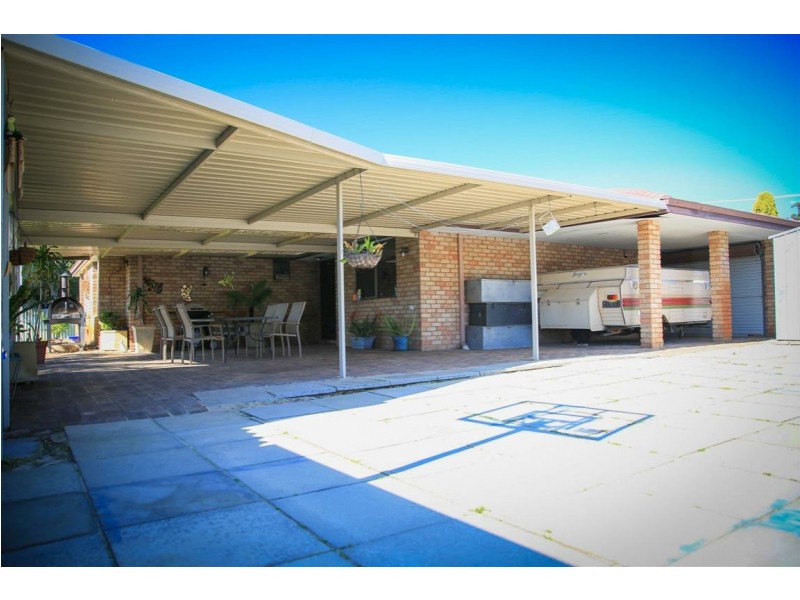 94 Ravenscroft Way, Kelmscott WA 6111