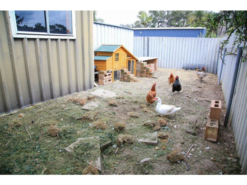 94 Ravenscroft Way, Kelmscott WA 6111