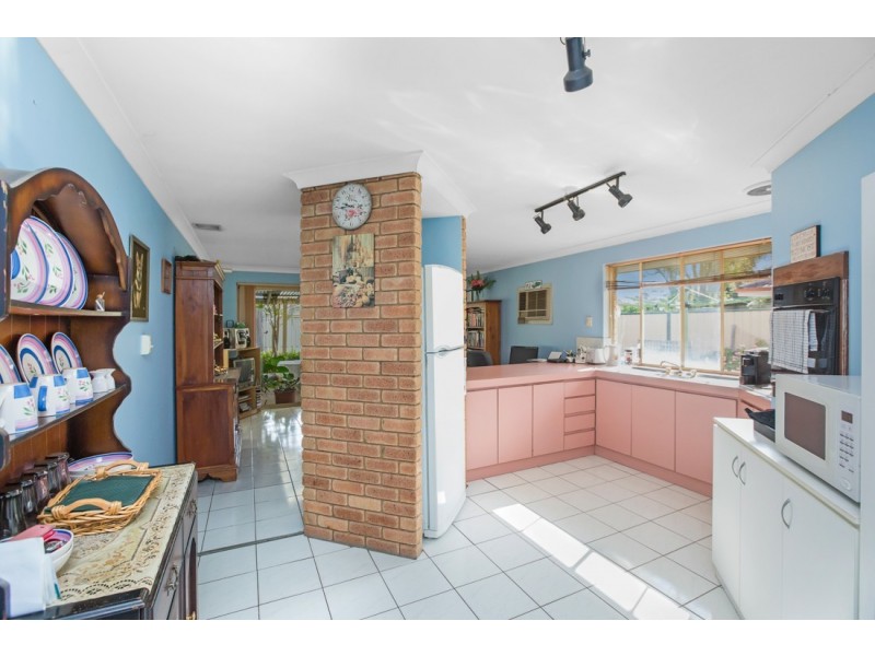 8 Dancy Way, Seville Grove WA 6112