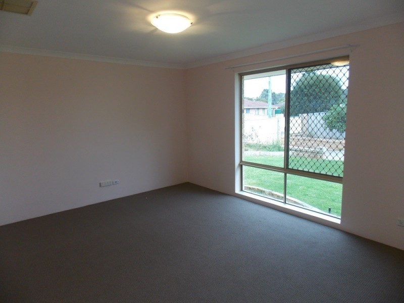 5 Price Court, Brookdale WA 6112