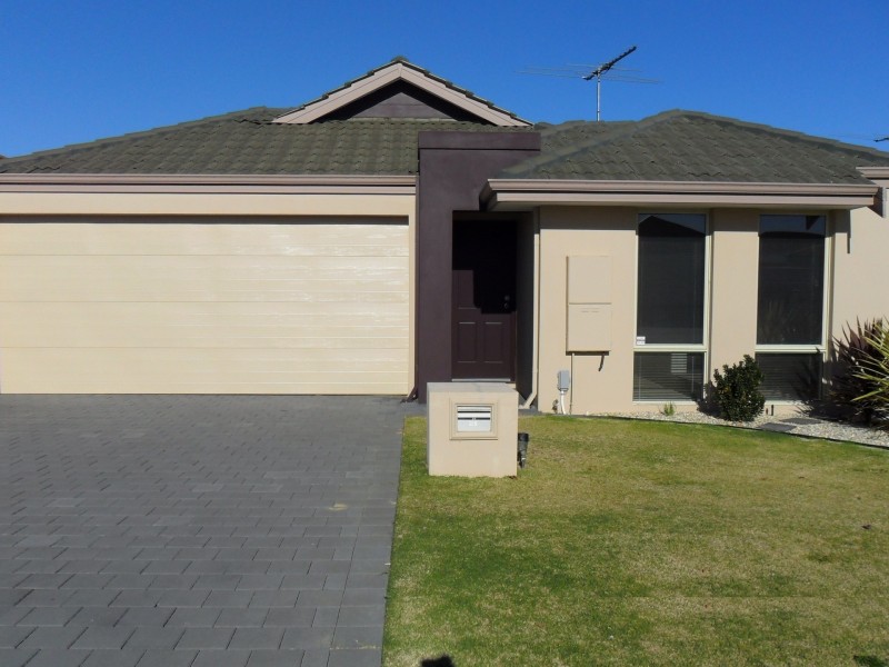 2/5 Cabra Avenue, Seville Grove WA 6112