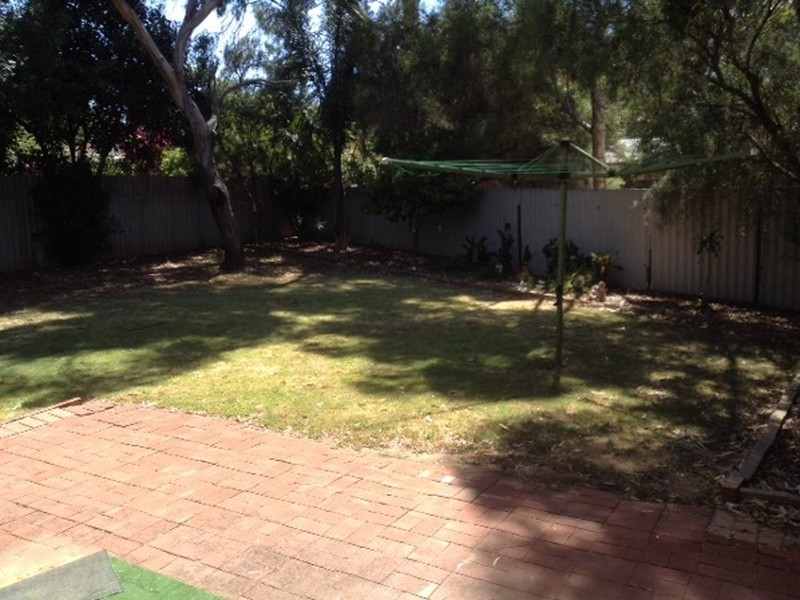 8 Netley Place, Armadale WA 6112