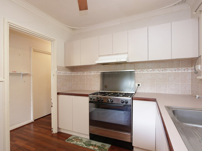 8 Netley Place, Armadale WA 6112