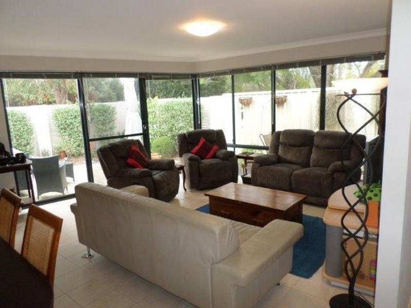 51/191 Railway Avenue, Kelmscott WA 6111