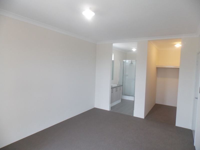 13 Gaebler Road, Hammond Park WA 6164