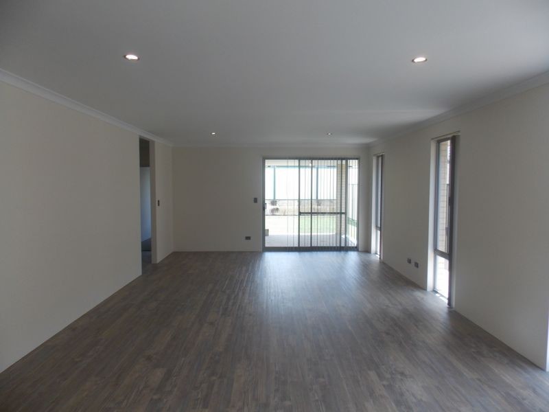 13 Gaebler Road, Hammond Park WA 6164