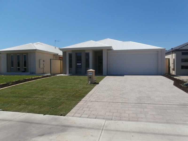 13 Gaebler Road, Hammond Park WA 6164