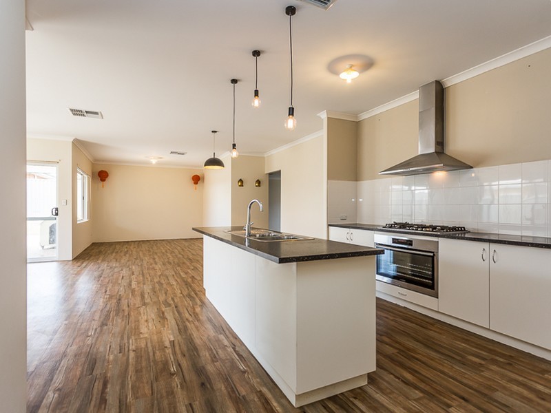 7 Huggins Road, Byford WA 6122