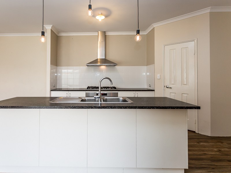 7 Huggins Road, Byford WA 6122