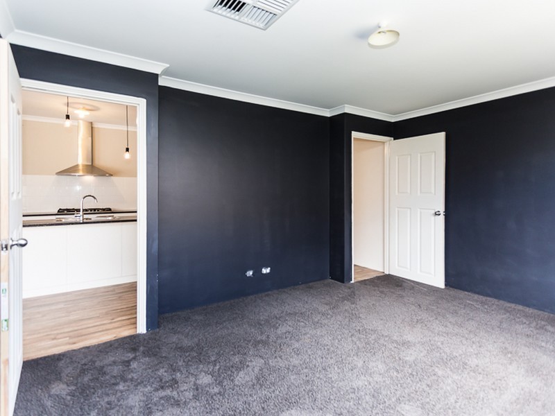 7 Huggins Road, Byford WA 6122