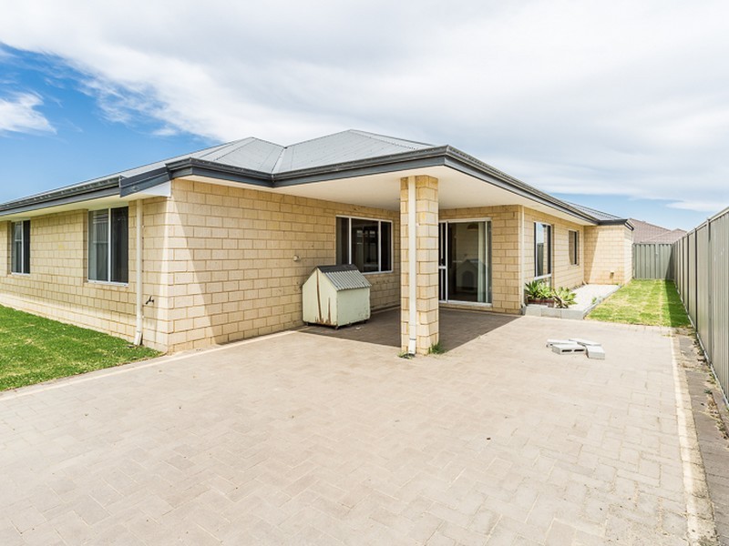 7 Huggins Road, Byford WA 6122