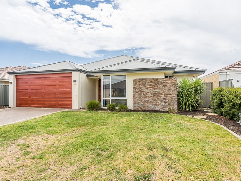 7 Huggins Road, Byford WA 6122