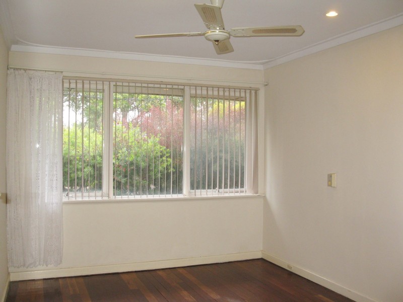 152 Streich Avenue, Kelmscott WA 6111