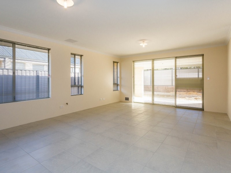 37 Peavey Street, Whitby WA 6123