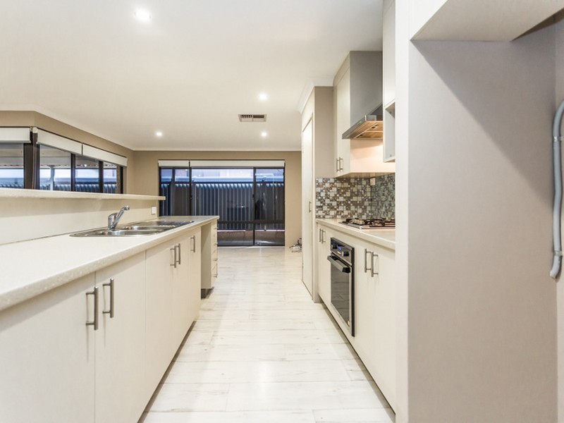 19 Quinine Crescent, Byford WA 6122