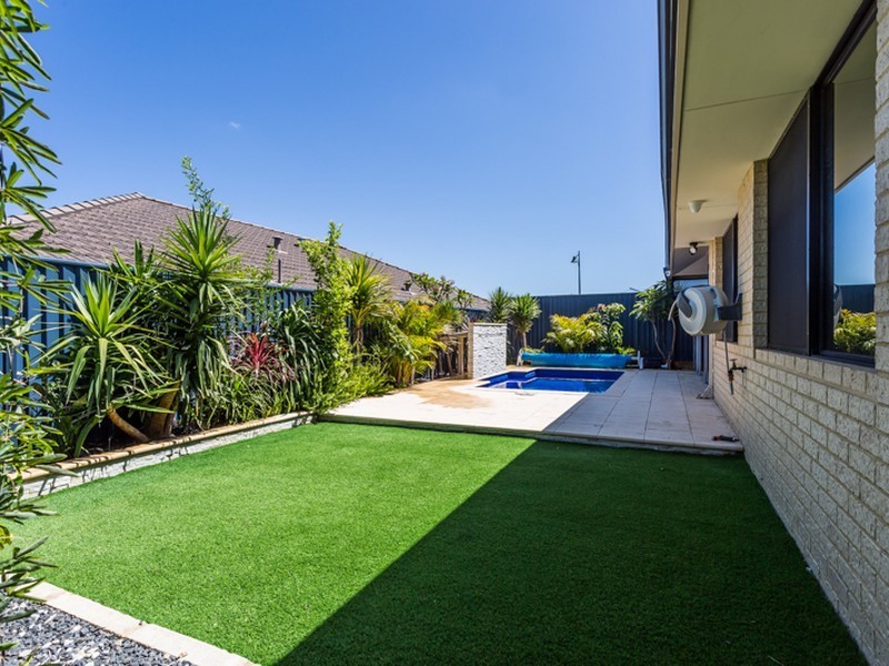 19 Quinine Crescent, Byford WA 6122