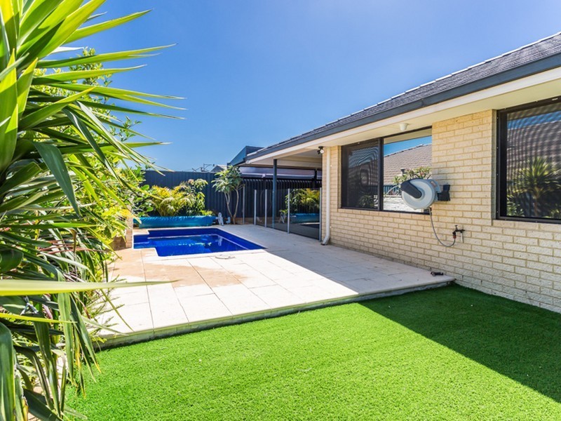 19 Quinine Crescent, Byford WA 6122