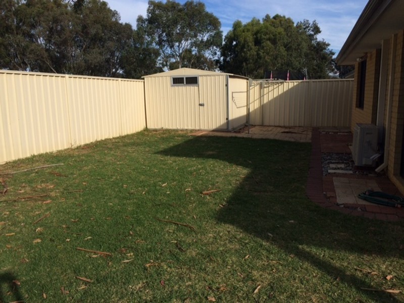 18 Milano Loop, Seville Grove WA 6112