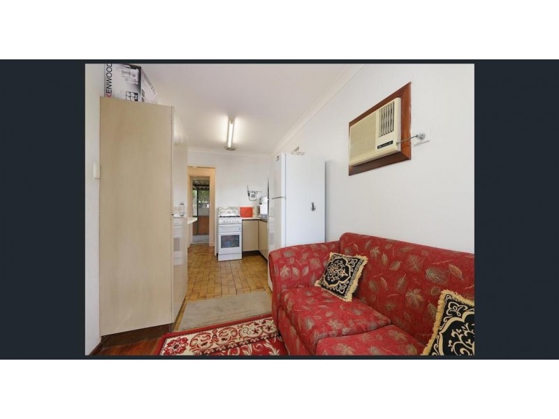 96 Third Avenue, Kelmscott WA 6111