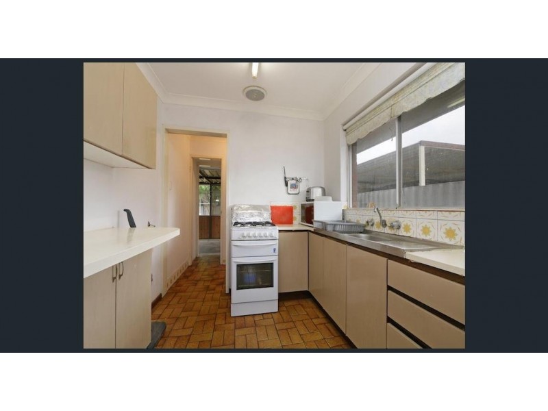 96 Third Avenue, Kelmscott WA 6111