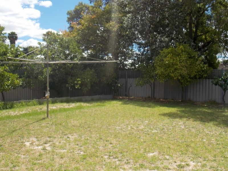 9 Merrifield Avenue, Kelmscott WA 6111