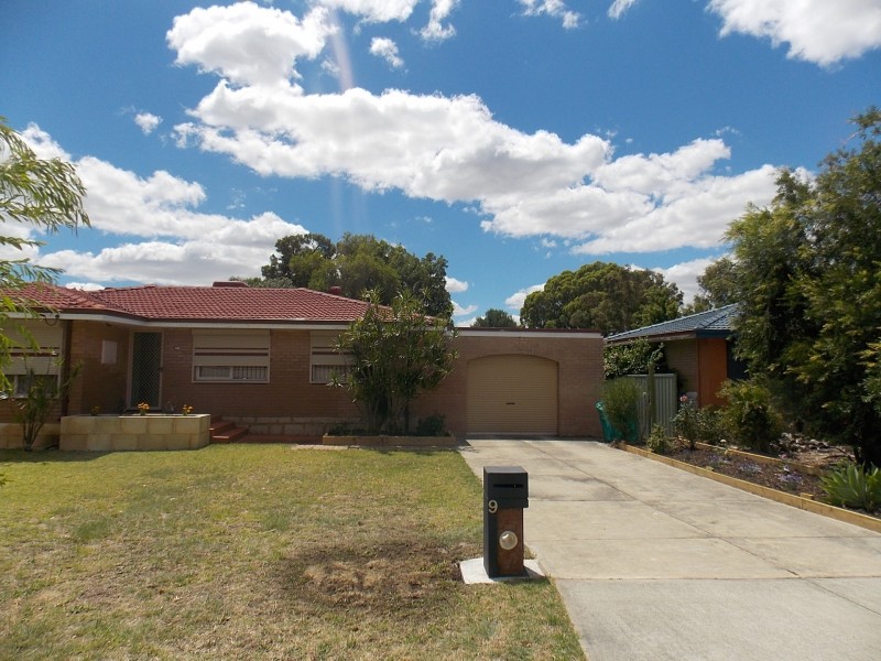 9 Merrifield Avenue, Kelmscott WA 6111