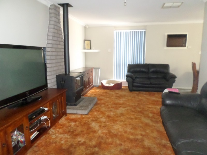 27 Burrowa Street, Armadale WA 6112